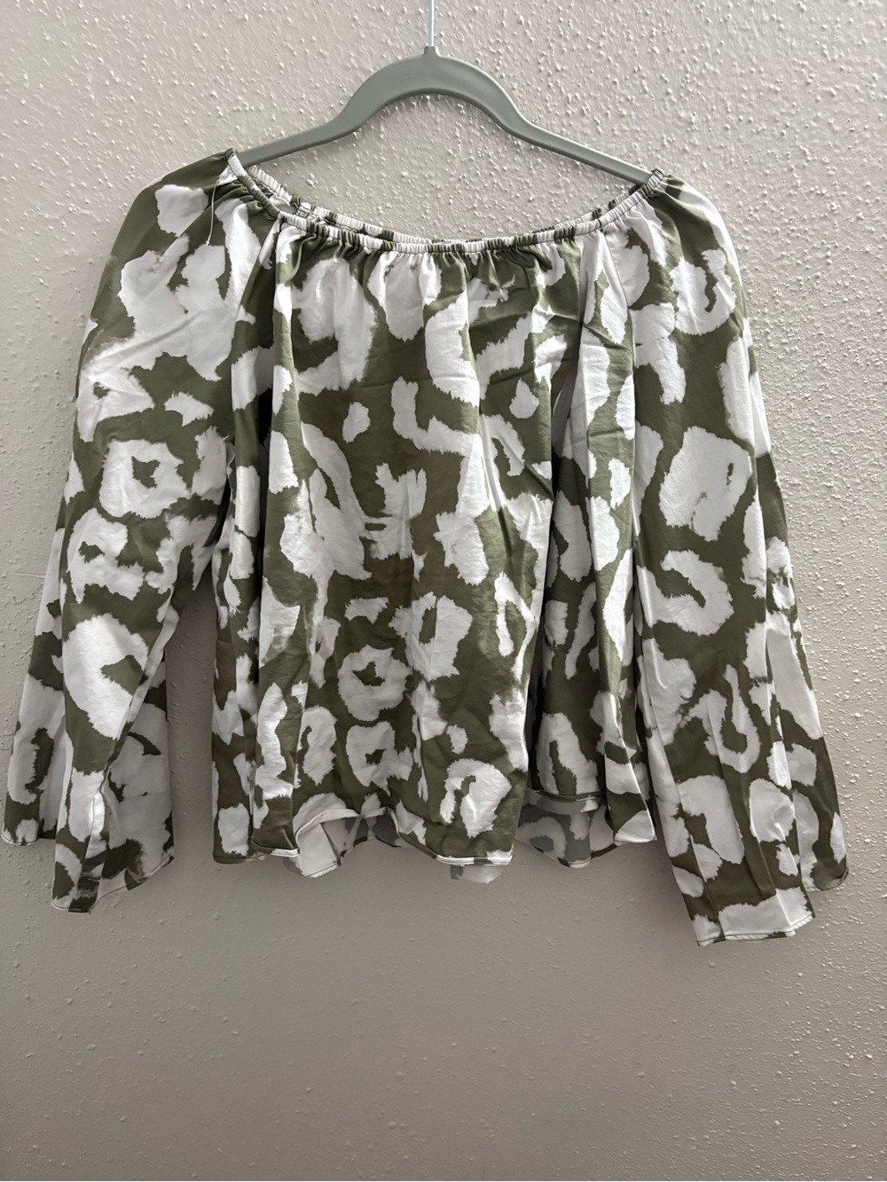 Elizabeth and James Floral Long Sleeve Blouse – Size S